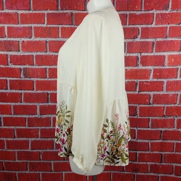 Old Navy Long Sleeve top - Picture 2 of 8